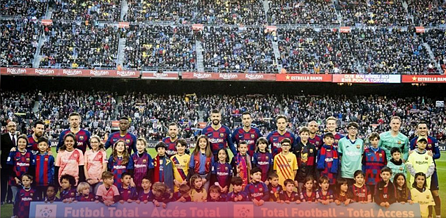 Foto amb els jugadors del barça