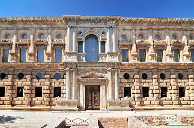 Machuca: Karlos V.aren palazioa