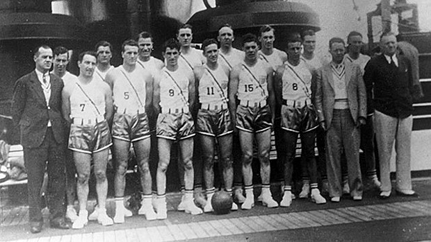 Se incluye el Baloncesto masculino en el programa Olímpico de manera oficial