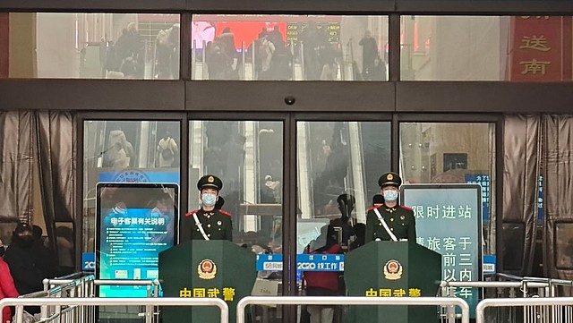 Cierre de Aeropuertos y Ferrocarriles