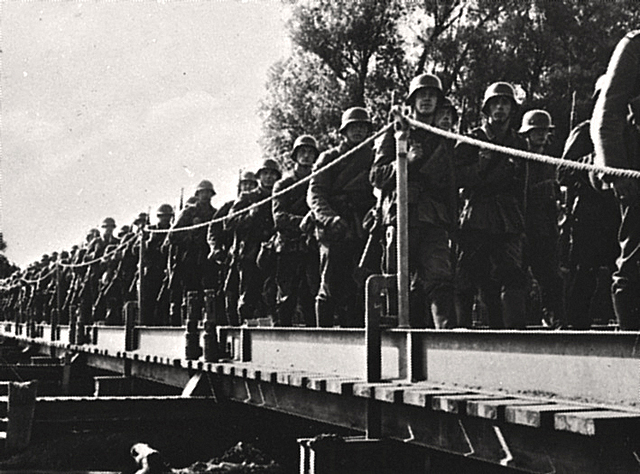 Germany attacks Poland