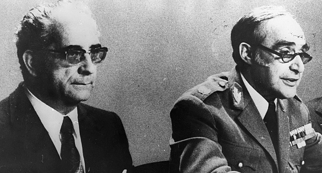 Demissão dos generais Costa Gomes e Spínolado “Estado-Maior General das Forças Armadas” dado que Spínola escreveu um livro apoiado por Costa Gomes em que defendia uma solução política para o problema colonial em vez de uma solução militar