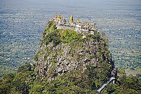 Malabaristas de Tatsin llegan a China por Birmania.