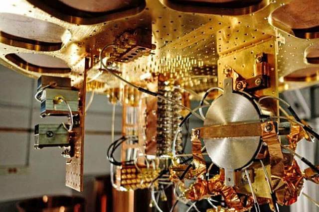 Prototipo de computador cuantico.