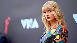 Timeline: Taylor Swift biography