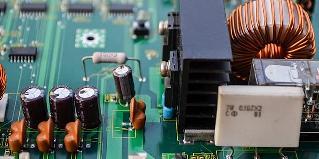 Invención de transitores