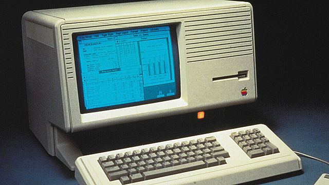 Primer ordenador personal con interfaz gráfico de apple