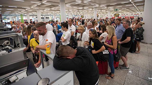 Los viajeros comenzaron hacer de tal magnitud
