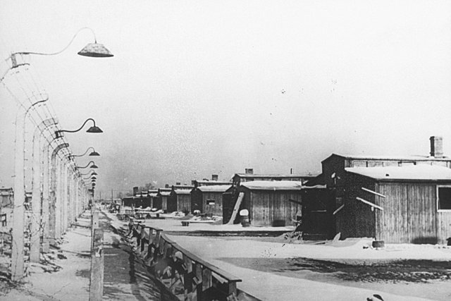 10. Los escondidos son transportados a Auschwitz