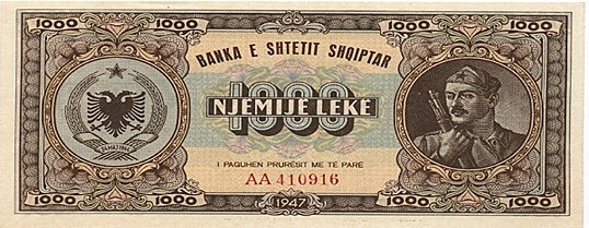 Me dekretligjin e datës 7 korrik 1947, si njësi monetare caktohet Leku, i cili zëvendësoi Frangun, ndërsa ky i fundit tërhiqet përfundimisht nga qarkullimi. Që nga ky moment, kartëmonedha lekë ndryshon herë pas here simbolikën dhe përmasat.