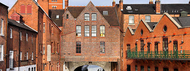 Se crea la Escuela de Brimingham