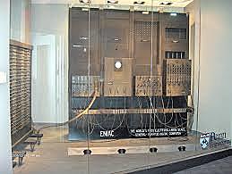 "ENIAC" Dr. John W. Mauchly y John Presper Eckert, Jr