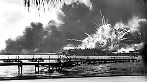 Japón ataca Pearl Harbor. Estados Unidos entra en la guerra