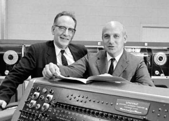 ENIAC    Dr. John W. Mauchly y    John Presper Eckert, Jr