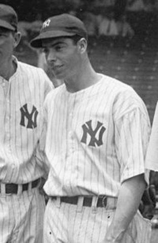 Joe DiMaggio Dies