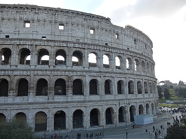 INIZIO della costruzione dell'ANFITEATRO FLAVIO