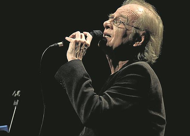 Debuta Luis Eduardo Aute