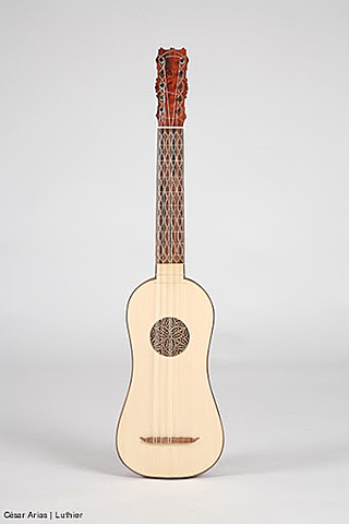 Guitarra del siglo XVI