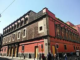 El virrey Mendoza fundó, Colegio de Niñas.