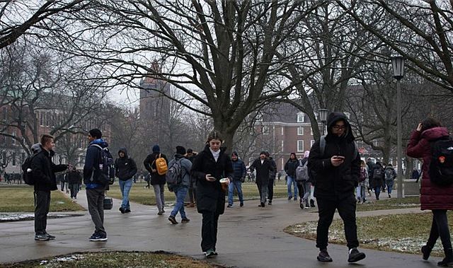 Chicago-area Universities Close Classrooms