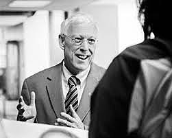 Robert J. Sternberg (Triárquica).