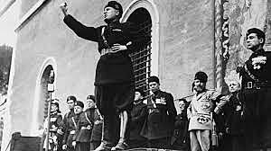 MUSSOLINI ES ASESINADO