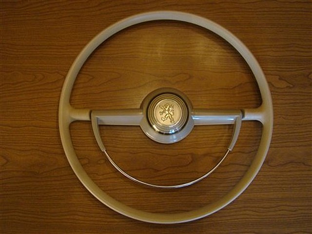 1ra Generación de Volante multifuncional