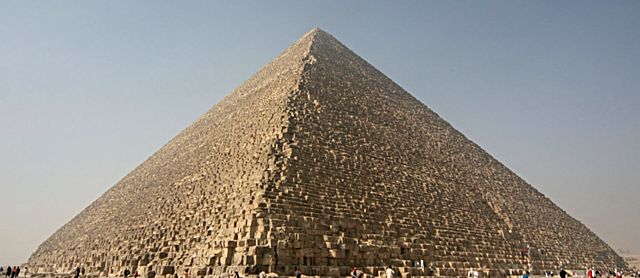 CONSTRUCCIÓ DE LA GRAN PIRÁMIDE