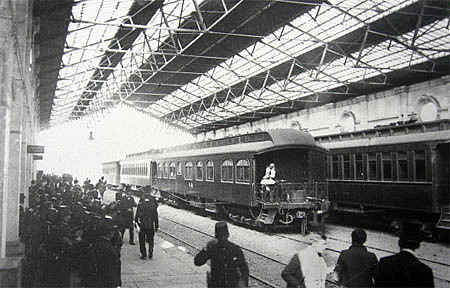 Inician los viajes en Ferrocarril.