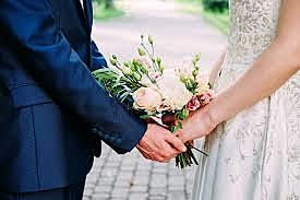 Oscar married Constance Lloyd and lived in Chelsea (London)