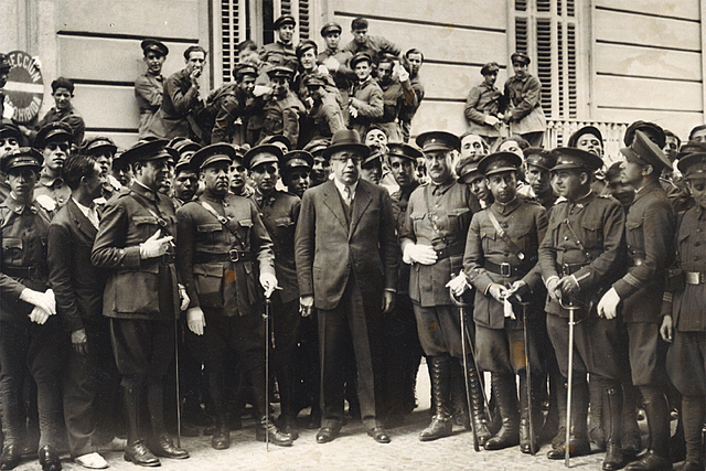 Azaña reforma el ejército.