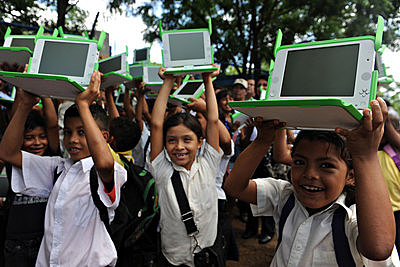 Modelo de crecimiento con redistribución