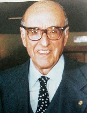 Dr. Adolfo Alcalá