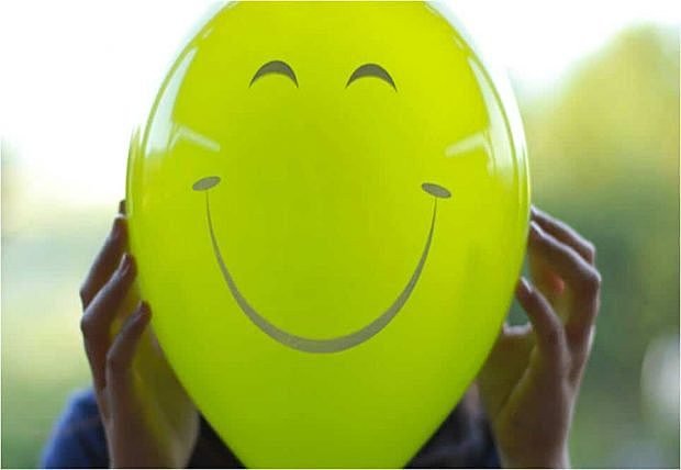 Su sistema positivista de AUGUSTE COMTE de divide en dos etapas.