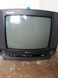 El uso del salón de videos.