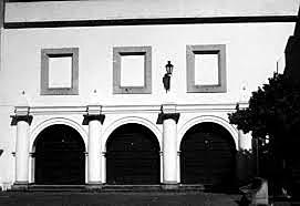 Al fundarse el colegio de Tiripitio fue enviado allí Fray Alonso de la Veracruz para enseñar filosofía y teología