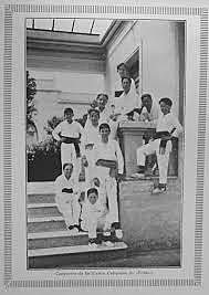 Los comerciantes vascos establecen colegio para Españolas huérfanas o pobres