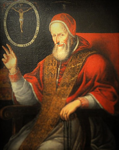 Se consiguió que el arzobispo mandara a los sacerdotes que impartía enseñanza no gratuita