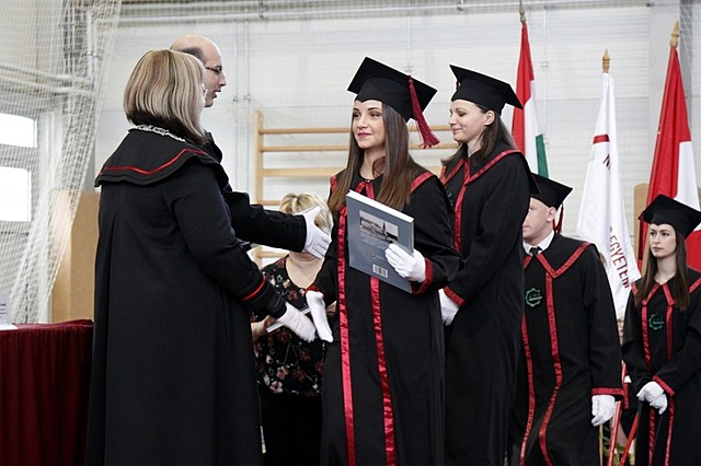 Diplomaátadó ünnepély AK