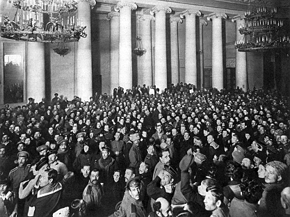 En Petrogrado, el Comité Provisional de la Duma se estableció a partir de centristas y izquierdistas moderados