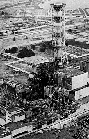 *Ucrania sufre el accidente nuclear conocido como Chernobyl