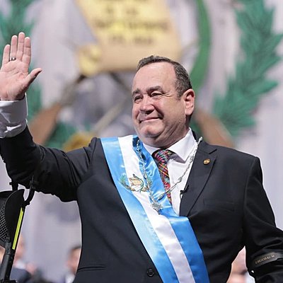 Timeline: DECISIONES DEL PRESIDENTE ALEJANDRO GIAMMATTEI