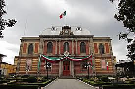 Se inauguró una escuela que contaba con un Plan de Estudios de 49 cursos en 4 años