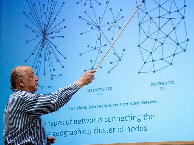 Paul Baran, investigador del Gobierno de los Estados Unidos