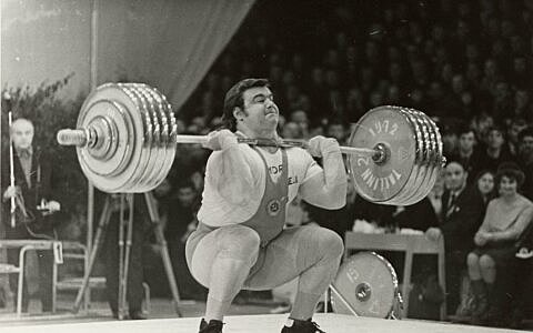 Kuldmedal tõstmises