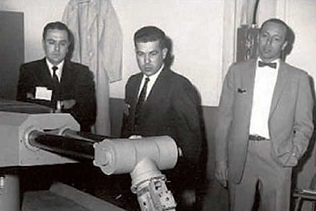 George devol invente oe robot industriel