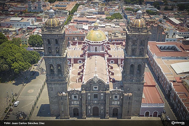 la consagración de la Catedral de Puebla