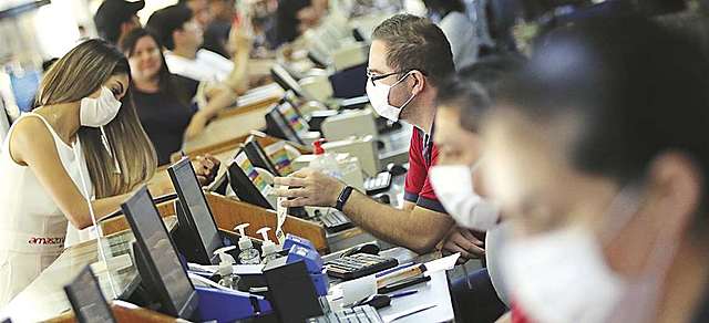 Bolivia prohíbe ingreso de pasajeros de China, Corea, Italia y España