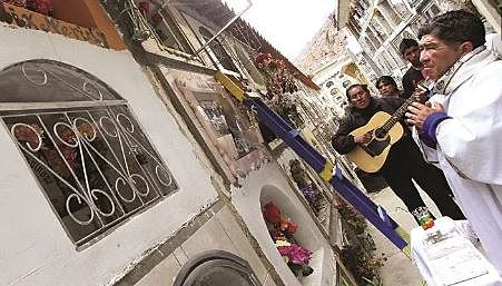 Velorios: sólo participa el primer círculo familiar y hasta las 15:00