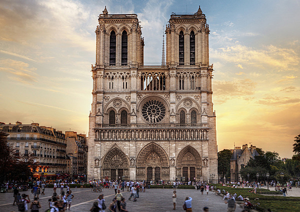 Notre Dame finaliza su construcción